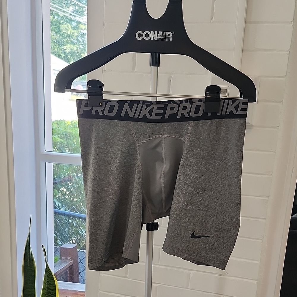 Nike Men's Gray Boxer Briefs, Large